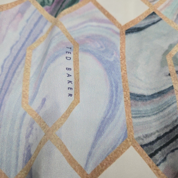 Ted Baker Sea of Clouds Blouse Sz 3 M Short Sleeve Shirt Casual Preppy Luxury - Picture 5 of 10